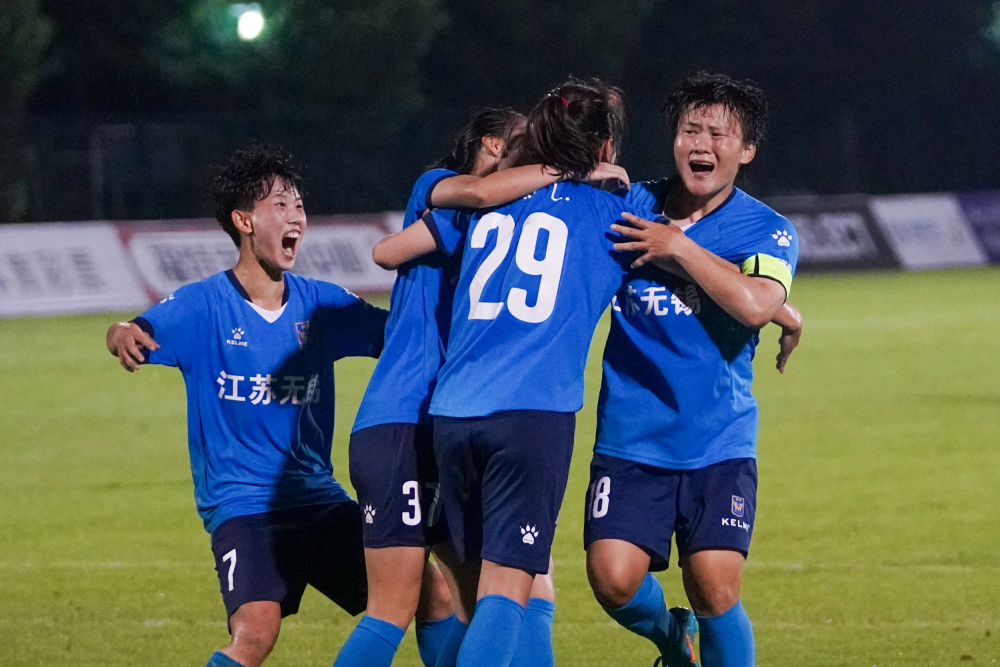 激情足球战绩超群，女足大赛掀起巨浪的简单介绍