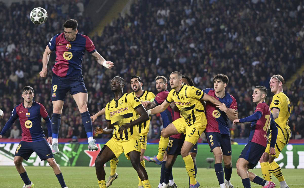 欧冠大门未关,多支球队投入双线作战 欧冠大门未关,多支球队投入双线作战