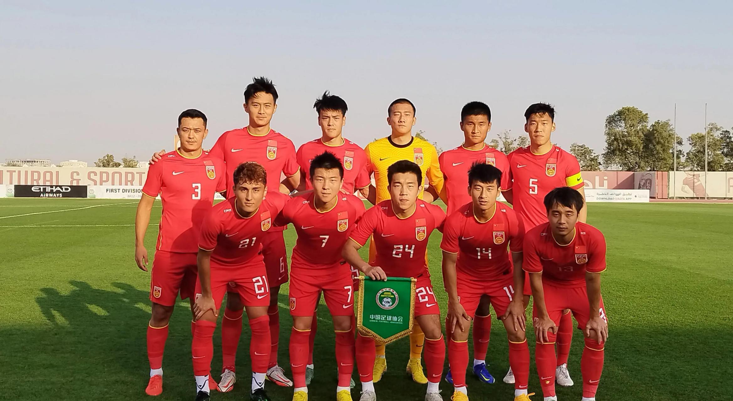 阿联酋队突飞猛进，赢得掌声