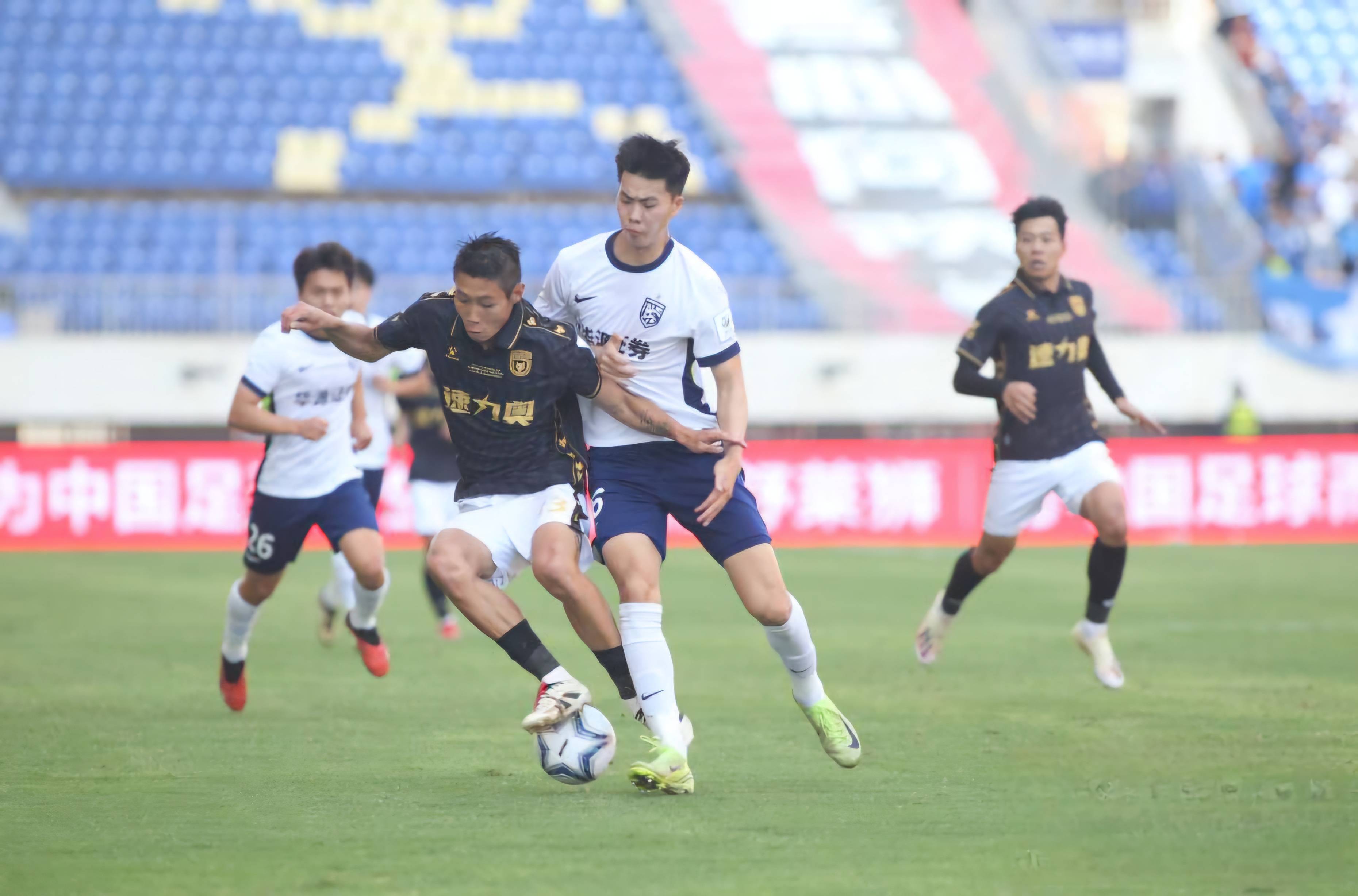 九游体育中国官网-关于中甲冠军！武汉卓尔击败浙江绿城晋级八强的信息