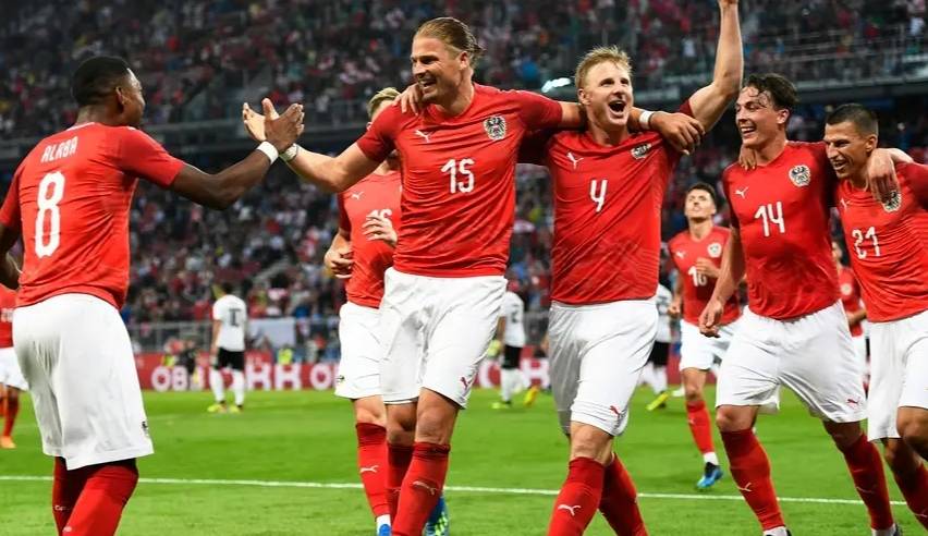 九游体育app下载-罗马尼亚球队在国际比赛中立于不败