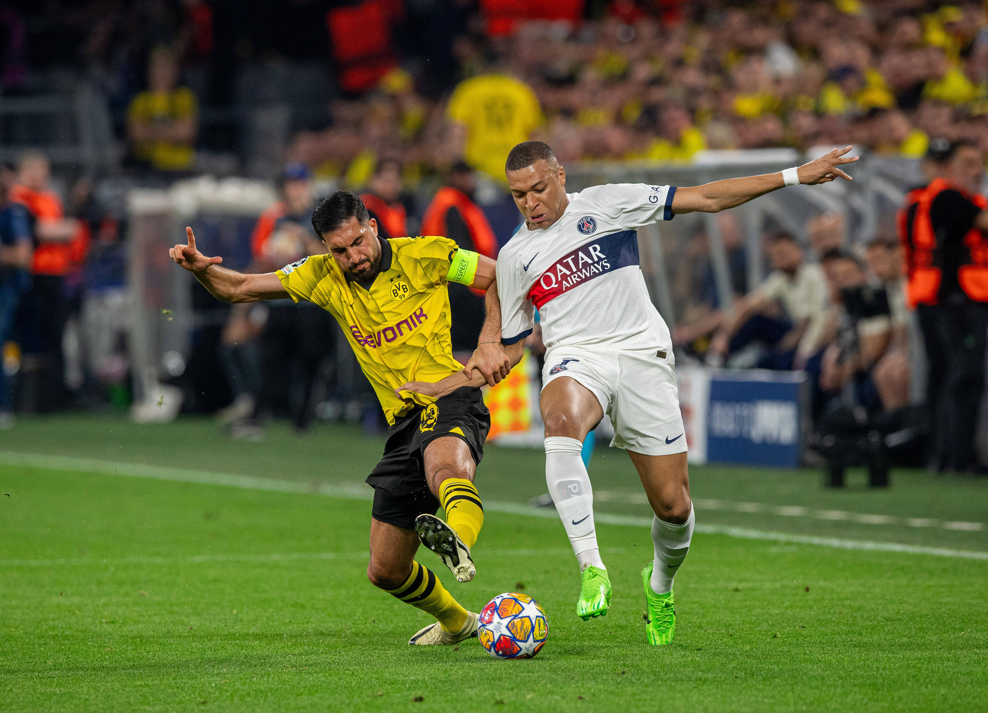 关于一触即发！紧张刺激的足球比赛即将拉开帷幕的信息