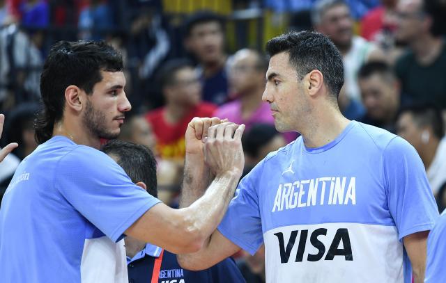 阿根廷球员在韩国开展篮球慈善活动 阿根廷球员在韩国开展篮球慈善活动