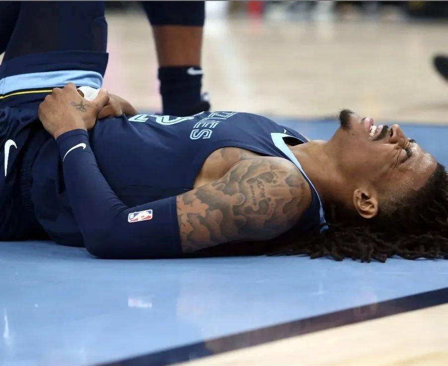 欧洲乌克兰超巨腿筋拉伤本赛季报销的简单介绍