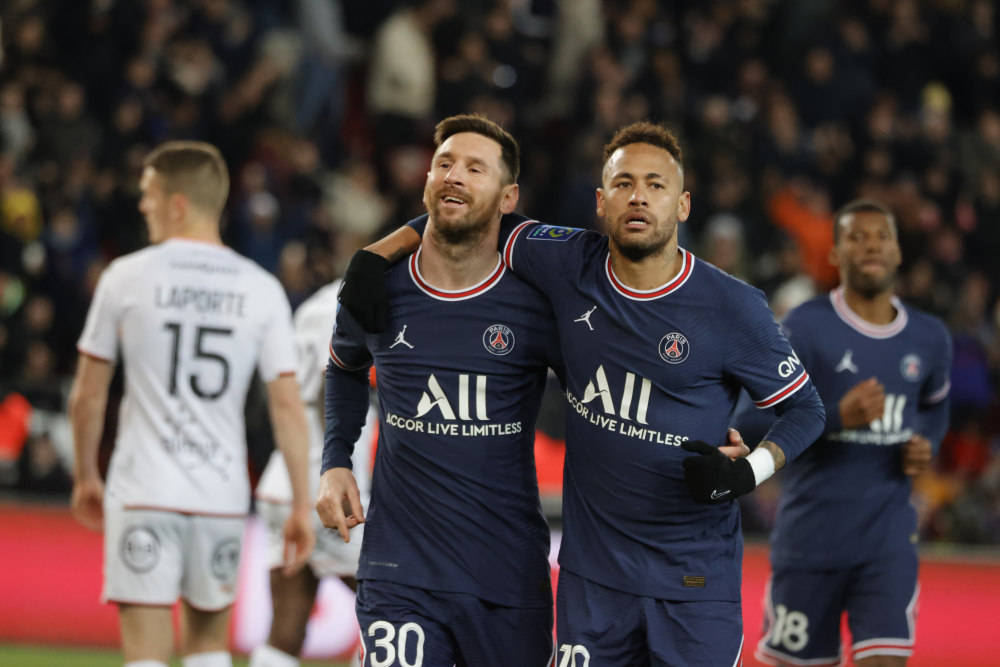 巴黎圣日耳曼客场轻松击败雷恩，喜获三分