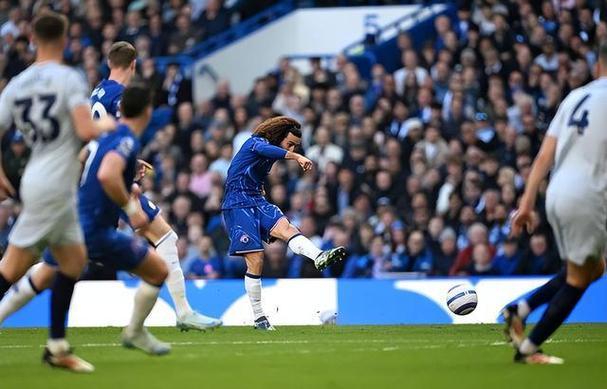 西班牙队实力出击，赢得通往欧锦赛之路