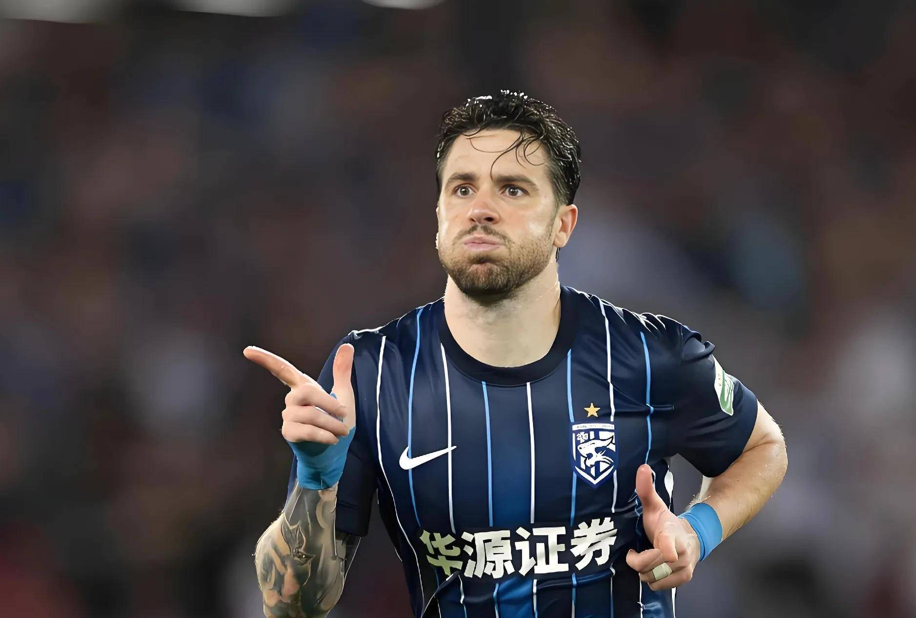 九游体育网页版-欧国联比赛球员因伤退出，球队战术调整