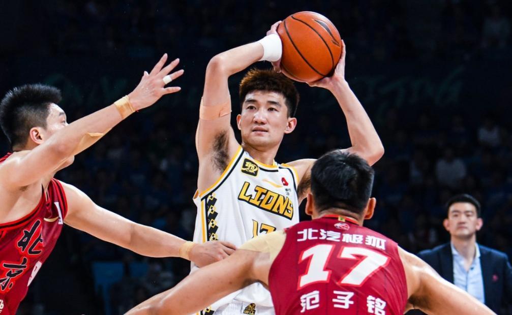 广西队击败四川队，取得胜利