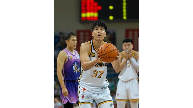 九游体育登录-关于辽宁男篮客场力克北京队，喜迎关键胜利的信息