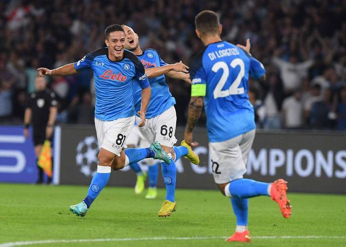 包含那不勒斯欲斩获重要三分：卡利亚里能否抵挡？的词条