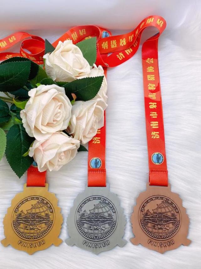 射击比赛中俄罗斯代表团夺得奖牌